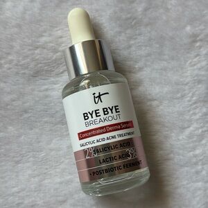 It Cosmetics Bye Bye Breakout serum